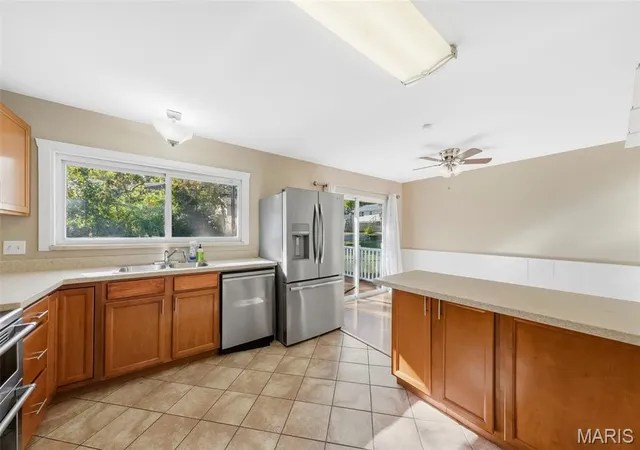 Photo 2 of Single family home for sale at 1406 Belleau Lake Dr, O Fallon, MO 63366 | MLS# MIS26065429 | Listing updated on 2026-10-23