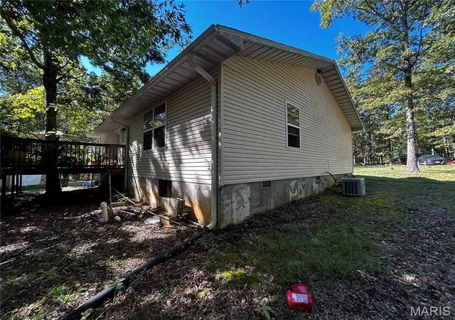 Photo 3 of Single family home for sale at 52 County Rd 414, Poplar Bluff, MO 63901 | MLS# MIS26065433 | Listing updated on 2026-10-11