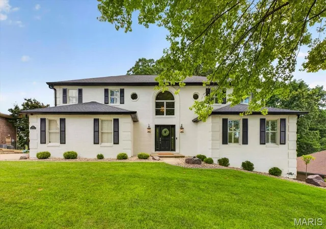 Photo 1 of Single family home for sale at 210 S Fairway Dr, Belleville, IL 62223 | MLS# MIS26065439 | Listing updated on 2026-10-19