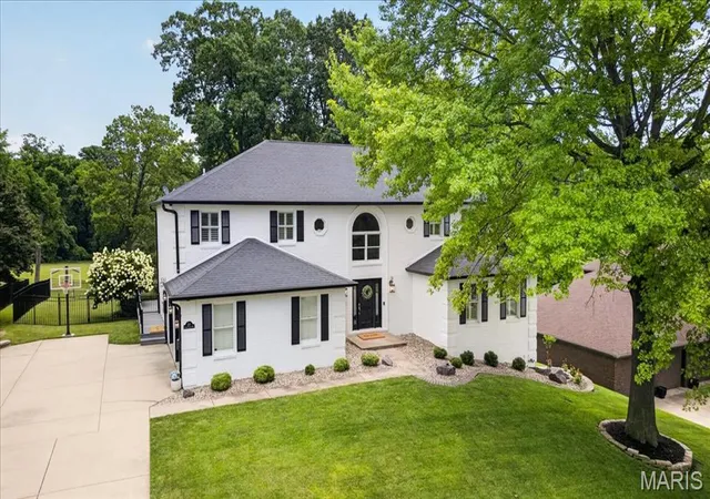 Photo 3 of Single family home for sale at 210 S Fairway Dr, Belleville, IL 62223 | MLS# MIS26065439 | Listing updated on 2026-10-19
