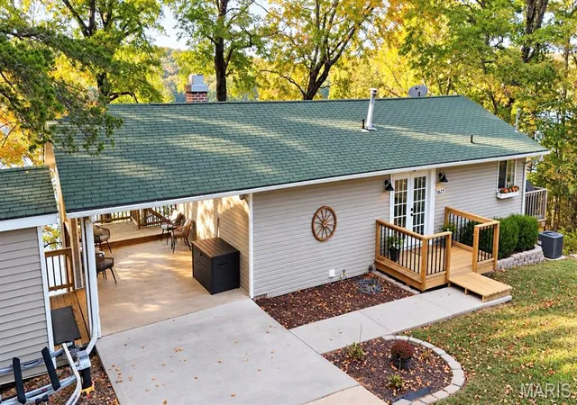 Photo 2 of Single family home for sale at 1627 Lake Shore Dr, Owensville, MO 65066 | MLS# MIS26065450 | Listing updated on 2026-10-19