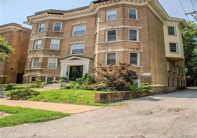 Condo for sale at 411 Newstead Ave #1n, Saint Louis, MO 63108 | MLS# MIS26065458