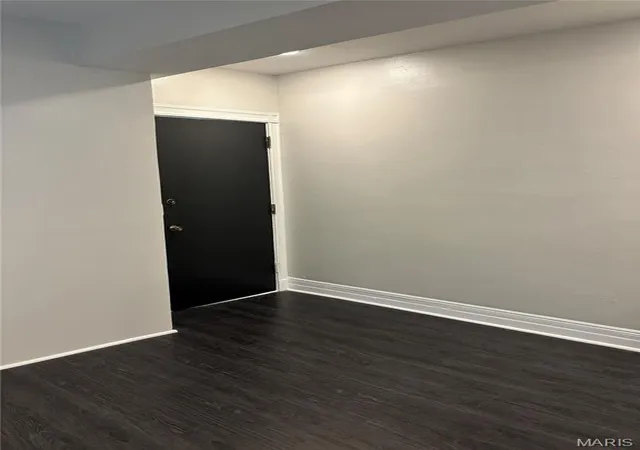 Photo 4 of Condo for sale at 411 Newstead Ave #1n, Saint Louis, MO 63108 | MLS# MIS26065458 | Listing updated on 2026-10-12