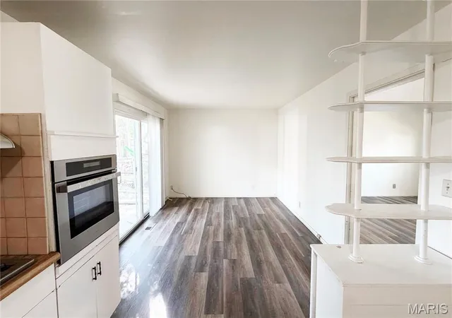 Photo 3 of Single family home for sale at 318 Whitehall Dr, O Fallon, IL 62269 | MLS# MIS26065459 | Listing updated on 2026-10-13