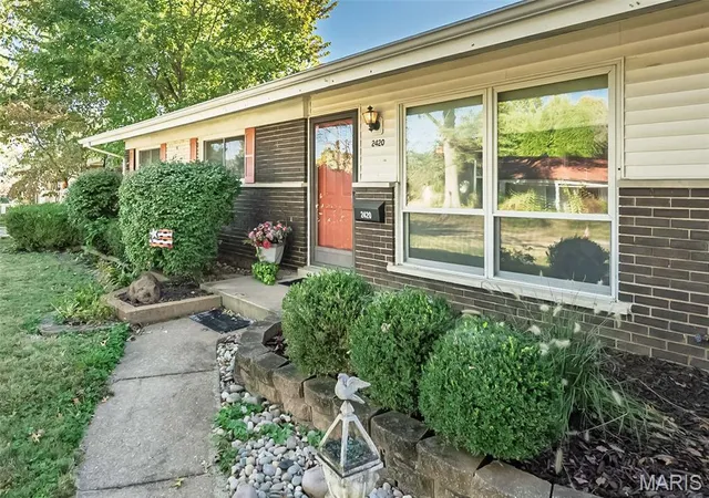 Photo 1 of Single family home for sale at 2420 Canter Way, Saint Louis, MO 63114 | MLS# MIS26065461 | Listing updated on 2026-10-21