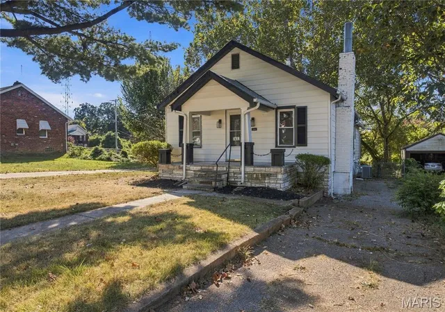 Photo 2 of Single family home for sale at 7410 Liberty Ave, Saint Louis, MO 63130 | MLS# MIS26065464 | Listing updated on 2026-10-19