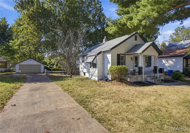 Photo 4 of Single family home for sale at 7410 Liberty Ave, Saint Louis, MO 63130 | MLS# MIS26065464 | Listing updated on 2026-10-19