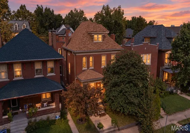 Photo 1 of Sale Pending at 3009 Allen Ave, Saint Louis, MO 63104 | MLS# MIS26065477 | Listing updated on 2026-10-25