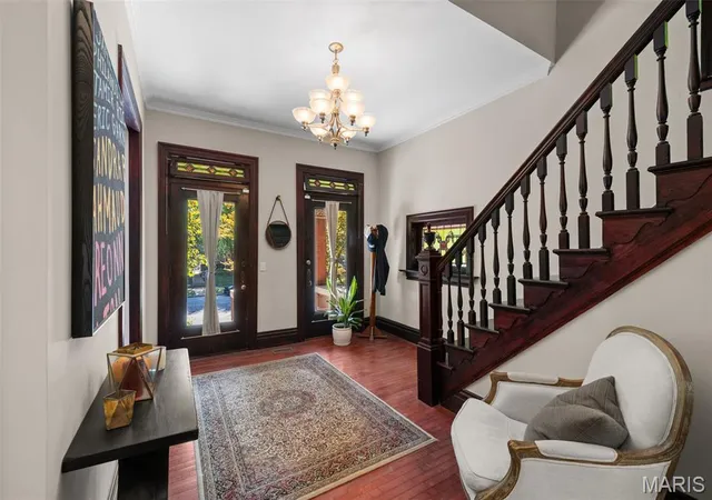 Photo 3 of Sale Pending at 3009 Allen Ave, Saint Louis, MO 63104 | MLS# MIS26065477 | Listing updated on 2026-10-25