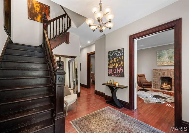 Photo 3 of Sale Pending at 3009 Allen Ave, Saint Louis, MO 63104 | MLS# MIS26065477 | Listing updated on 2026-10-25