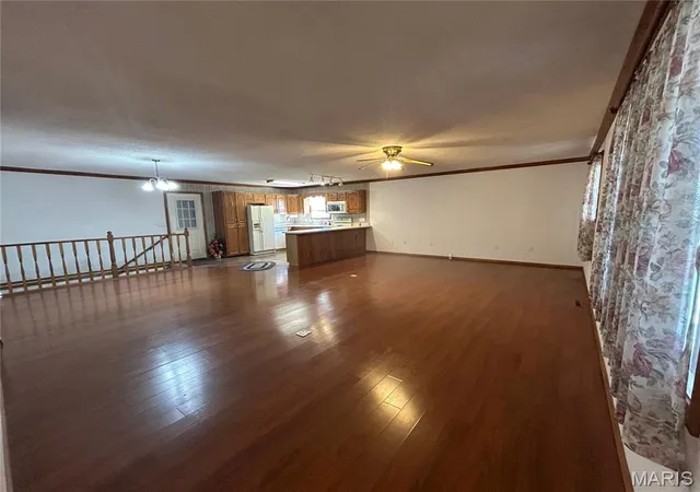 Photo 3 of Single family home for sale at 802 N Poplar St, Dexter, MO 63841 | MLS# MIS26065487 | Listing updated on 2026-10-14
