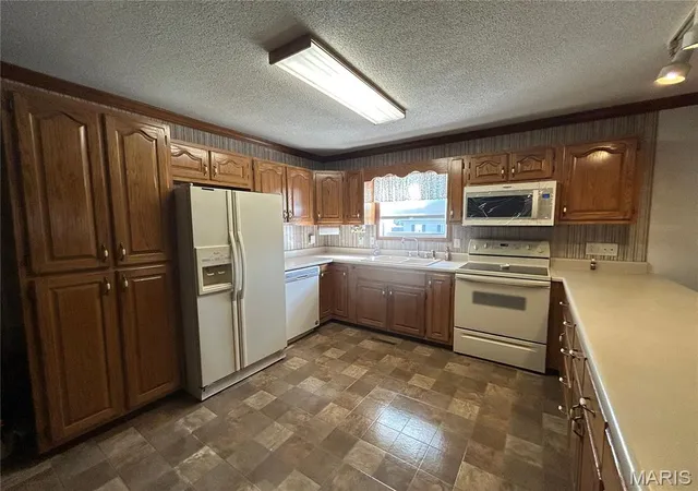 Photo 4 of Single family home for sale at 802 N Poplar St, Dexter, MO 63841 | MLS# MIS26065487 | Listing updated on 2026-10-14