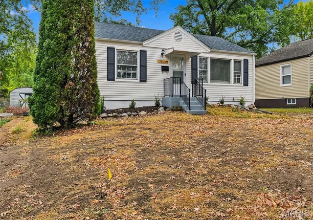 Photo 3 of Single family home for sale at 7617 Taber Dr, Saint Louis, MO 63133 | MLS# MIS26065489 | Listing updated on 2026-10-19
