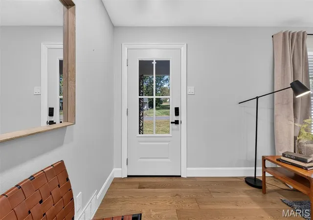 Photo 3 of Sale Pending at 12464 Sparrowwood Dr, Saint Louis, MO 63146 | MLS# MIS26065500 | Listing updated on 2026-10-14