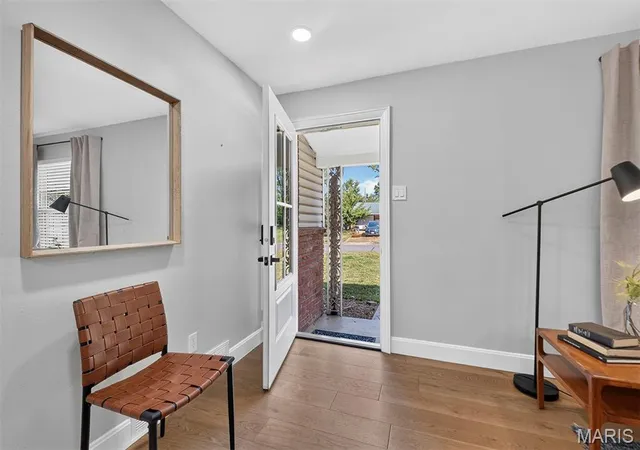 Photo 3 of Sale Pending at 12464 Sparrowwood Dr, Saint Louis, MO 63146 | MLS# MIS26065500 | Listing updated on 2026-10-14
