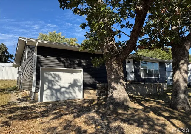 Photo 3 of Single family home for sale at 11 W 6th Street, Gerald, MO 63037 | MLS# MIS26065506 | Listing updated on 2026-10-12