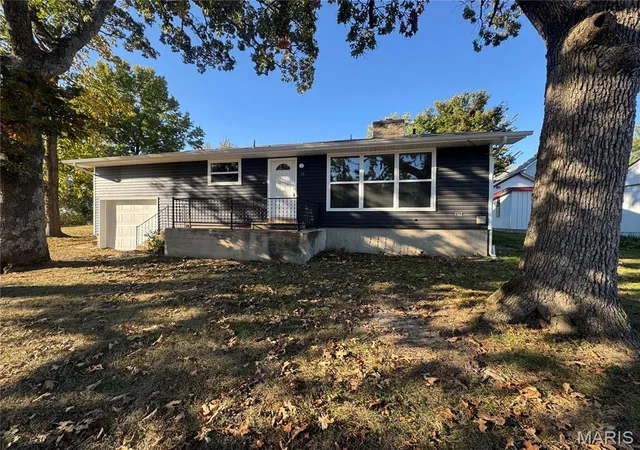 Photo 3 of Single family home for sale at 11 W 6th Street, Gerald, MO 63037 | MLS# MIS26065506 | Listing updated on 2026-10-12