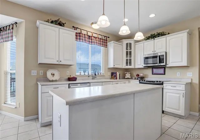 Photo 3 of Single family home for sale at 2061 Avalon Mist Cir, O Fallon, MO 63368 | MLS# MIS26065509 | Listing updated on 2026-10-21