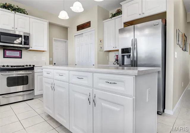 Photo 4 of Single family home for sale at 2061 Avalon Mist Cir, O Fallon, MO 63368 | MLS# MIS26065509 | Listing updated on 2026-10-21