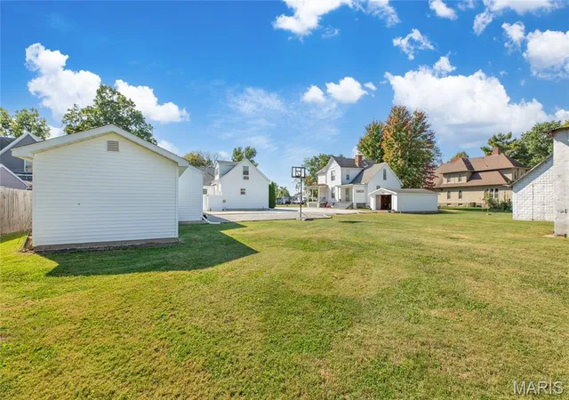 Photo 4 of Single family home for sale at 208 Church St, Carrollton, IL 62016 | MLS# MIS26065513 | Listing updated on 2026-10-19