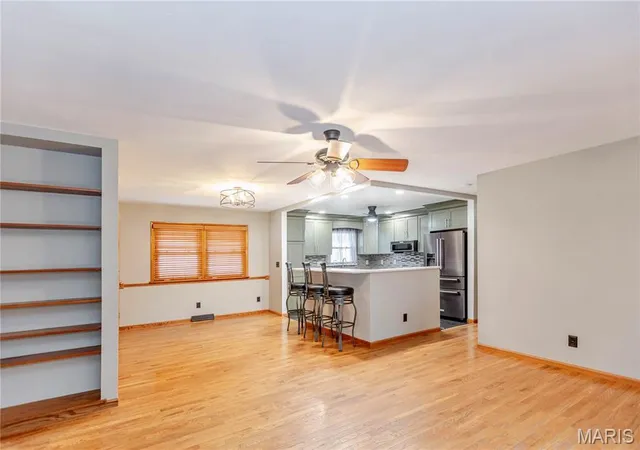 Photo 3 of Single family home for sale at 2 Biscayne Dr, Edwardsville, IL 62025 | MLS# MIS26065515 | Listing updated on 2026-10-20