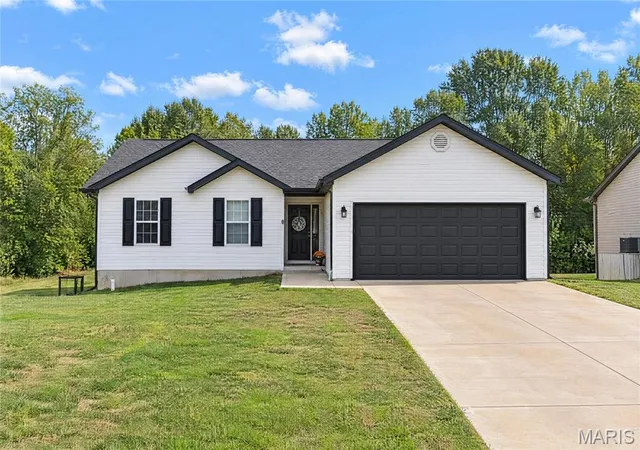 Photo 1 of Single family home for sale at 172 Linder Ln, Winfield, MO 63389 | MLS# MIS26065527 | Listing updated on 2026-10-21