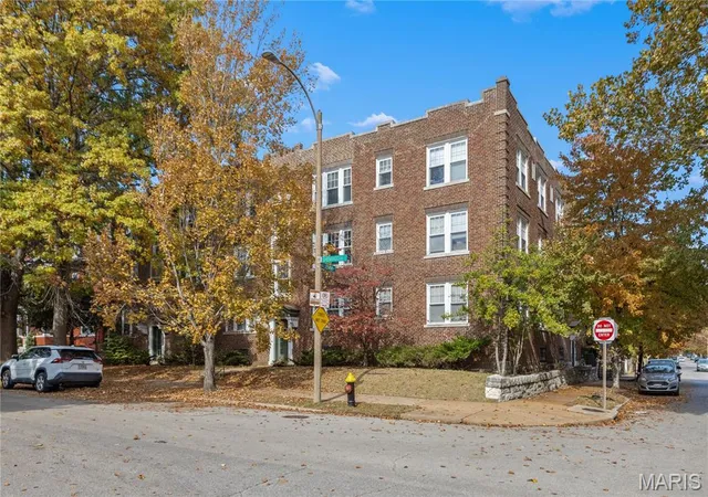 Listing Photo 1 - Condo for sale in building located at 2249 Klemm St, St. Louis, MO 63110 - Unit #A