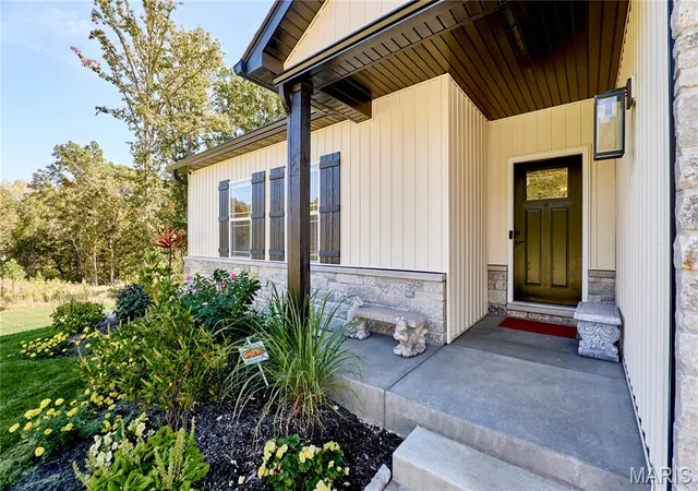 Photo 3 of Single family home for sale at 412 Shady Trl Dr, Troy, MO 63379 | MLS# MIS26065532 | Listing updated on 2026-10-13