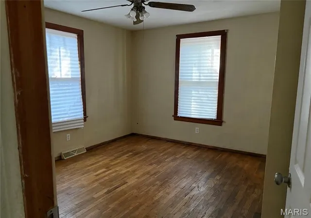 Photo 3 of Single family home for sale at 1417 N Missouri St, Cape Girardeau, MO 63701 | MLS# MIS26065534 | Listing updated on 2026-10-27