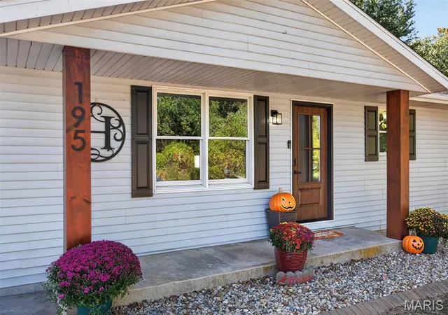 Photo 3 of Single family home for sale at 195 Lake Vista Dr, Carlyle, IL 62231 | MLS# MIS26065535 | Listing updated on 2026-10-20