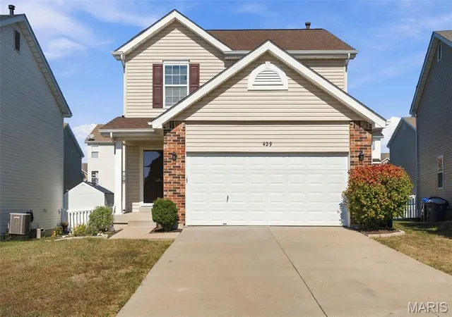 Photo 2 of Sale Pending at 429 Spring Tr, O Fallon, MO 63368 | MLS# MIS26065536 | Listing updated on 2026-10-19