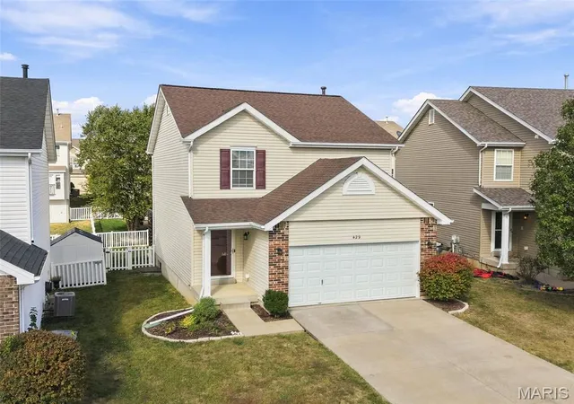 Photo 3 of Sale Pending at 429 Spring Tr, O Fallon, MO 63368 | MLS# MIS26065536 | Listing updated on 2026-10-19
