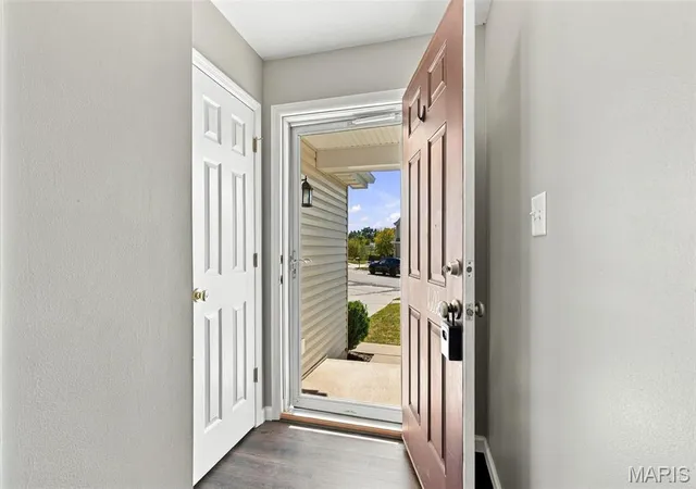 Photo 4 of Sale Pending at 429 Spring Tr, O Fallon, MO 63368 | MLS# MIS26065536 | Listing updated on 2026-10-19