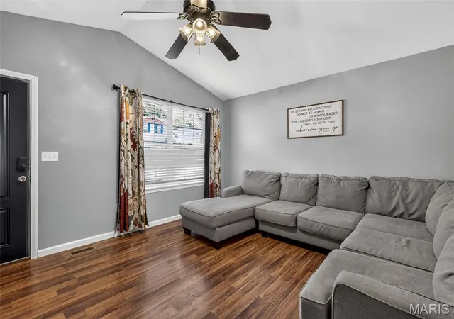 Photo 4 of Single family home for sale at 2113 Meadow Brk, De Soto, MO 63020 | MLS# MIS26065539 | Listing updated on 2026-10-12