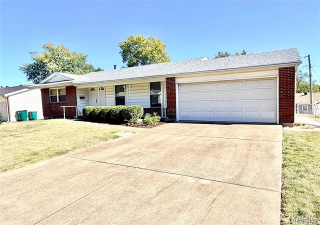 Photo 1 of Sale Pending at 10646 Foxpath Dr, Saint Louis, MO 63137 | MLS# MIS26065540 | Listing updated on 2026-10-18