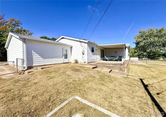 Photo 3 of Sale Pending at 10646 Foxpath Dr, Saint Louis, MO 63137 | MLS# MIS26065540 | Listing updated on 2026-10-18