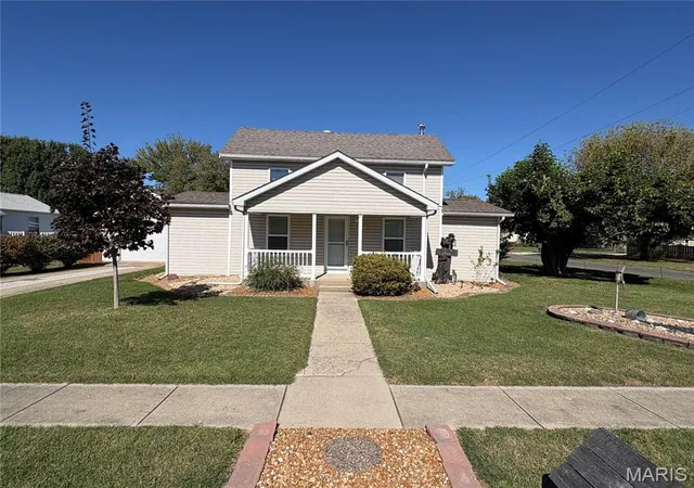 Photo 1 of Single family home for sale at 203 W Kell St, Worden, IL 62097 | MLS# MIS26065543 | Listing updated on 2026-10-13