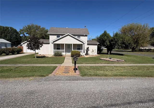 Photo 2 of Single family home for sale at 203 W Kell St, Worden, IL 62097 | MLS# MIS26065543 | Listing updated on 2026-10-13