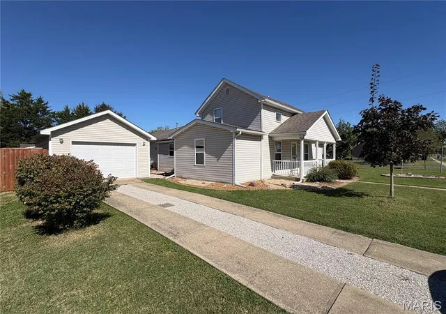 Photo 4 of Single family home for sale at 203 W Kell St, Worden, IL 62097 | MLS# MIS26065543 | Listing updated on 2026-10-13