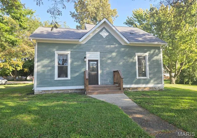 Photo 3 of Single family home for sale at 614 White St, Canton, MO 63435 | MLS# MIS26065546 | Listing updated on 2026-10-12