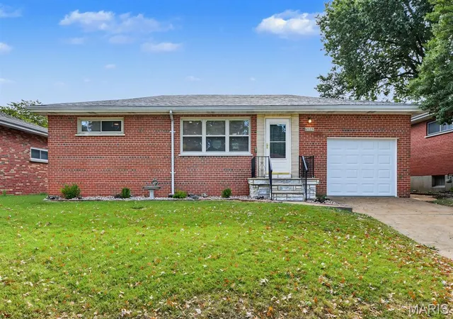 Photo 1 of Single family home for sale at 6928 Wanda Ct, Saint Louis, MO 63116 | MLS# MIS26065547 | Listing updated on 2026-10-18