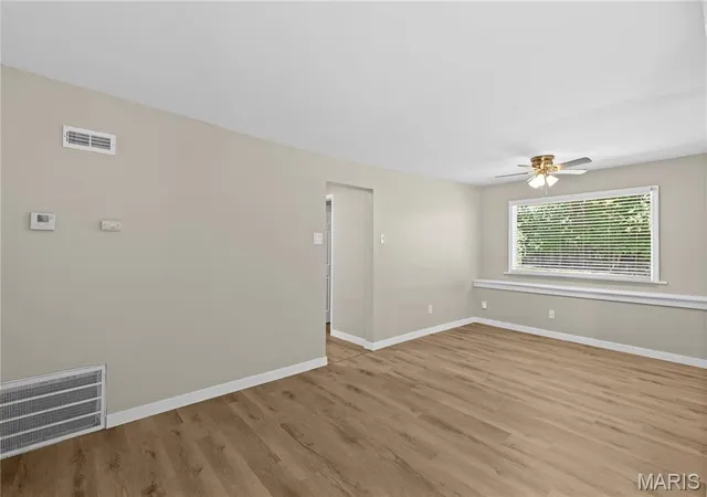 Photo 4 of Sale Pending at 10260 Imperial Dr, Saint Louis, MO 63136 | MLS# MIS26065549 | Listing updated on 2026-10-18