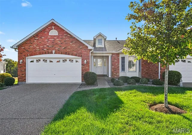 Photo 2 of Sale Pending at 4 Putting Green Dr, O Fallon, MO 63368 | MLS# MIS26065555 | Listing updated on 2026-10-19