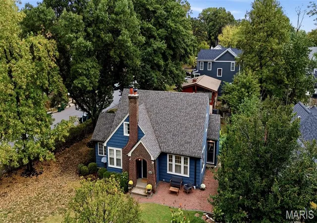 Photo 3 of Sale Pending at 147 Kenilworth Ave, Saint Louis, MO 63119 | MLS# MIS26065558 | Listing updated on 2026-10-19