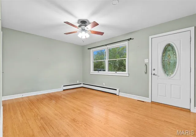 Photo 3 of Single family home for sale at 805 Elm St, Washington, MO 63090 | MLS# MIS26065577 | Listing updated on 2026-10-19