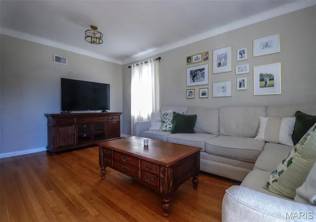Photo 4 of Single family home for sale at 5723 Arthur Ave, Saint Louis, MO 63139 | MLS# MIS26065585 | Listing updated on 2026-10-18