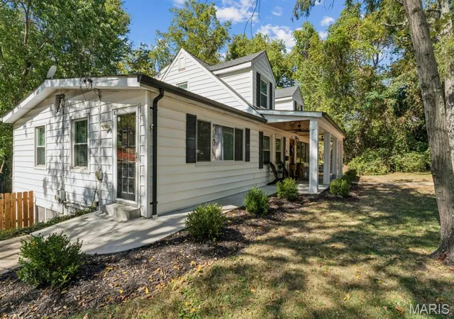 Photo 1 of Single family home for sale at 403 Bach Ave, Saint Louis, MO 63122 | MLS# MIS26065590 | Listing updated on 2026-10-28