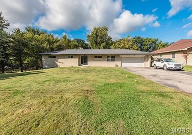 Photo 1 of Sale Pending at 6909 Christopher Dr, Saint Louis, MO 63129 | MLS# MIS26065602 | Listing updated on 2026-10-18