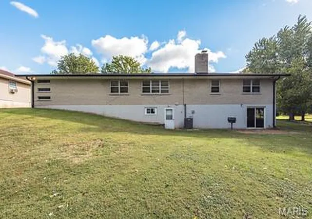 Photo 3 of Sale Pending at 6909 Christopher Dr, Saint Louis, MO 63129 | MLS# MIS26065602 | Listing updated on 2026-10-18