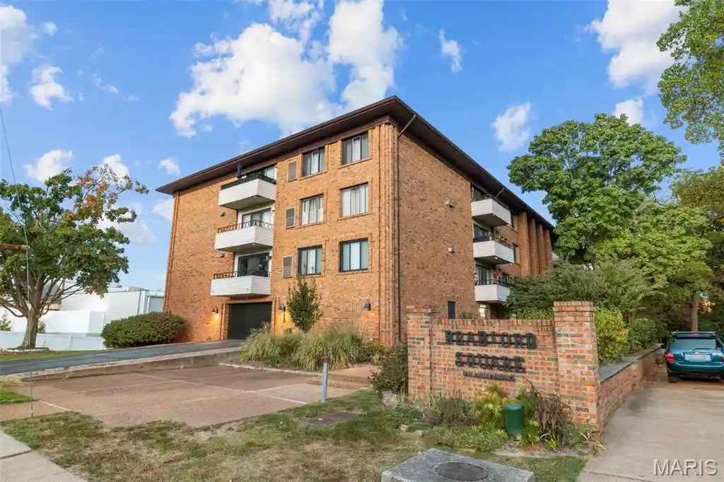 Listing Photo 1 - Condo for sale in 1030 N Harrison Ave located at 1030 N Harrison Ave, Kirkwood, MO 63122 - Unit #403